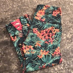 Old Navy active pants. Size M, Capri length.